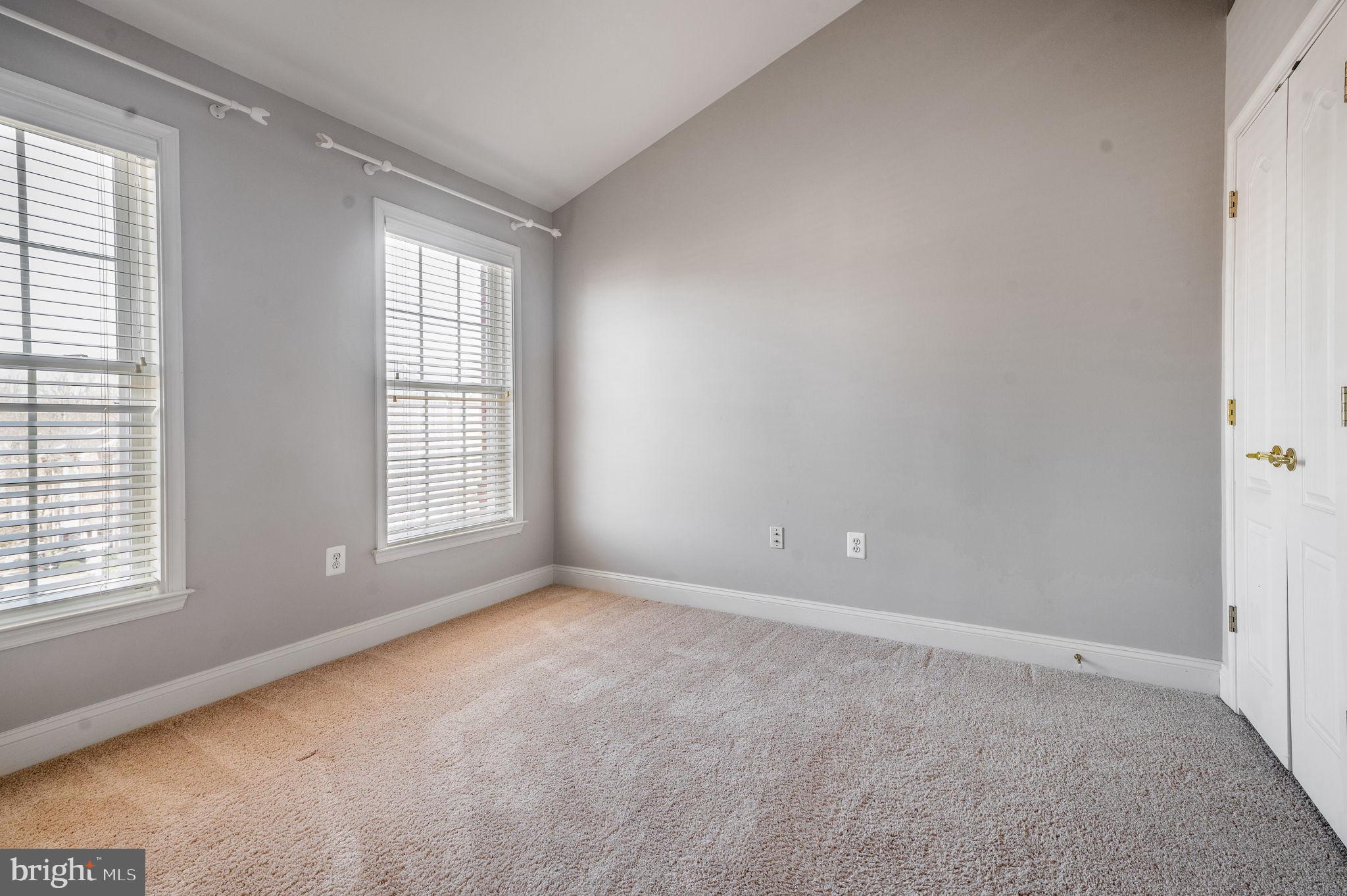 FAIRFAX CENTER LANDBAY - Residential