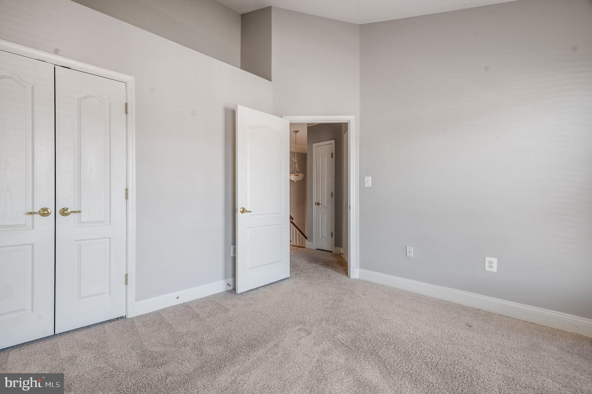 FAIRFAX CENTER LANDBAY - Residential