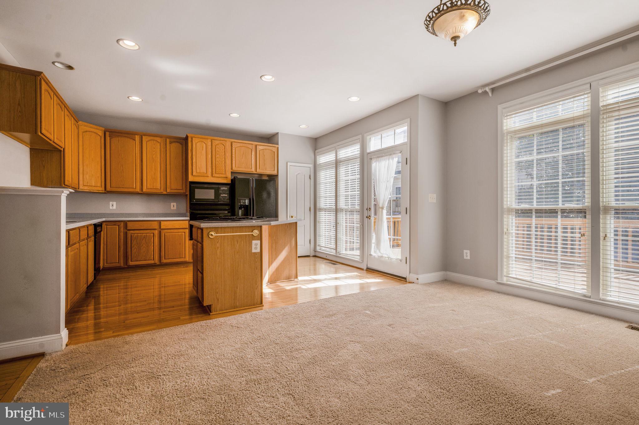 FAIRFAX CENTER LANDBAY - Residential