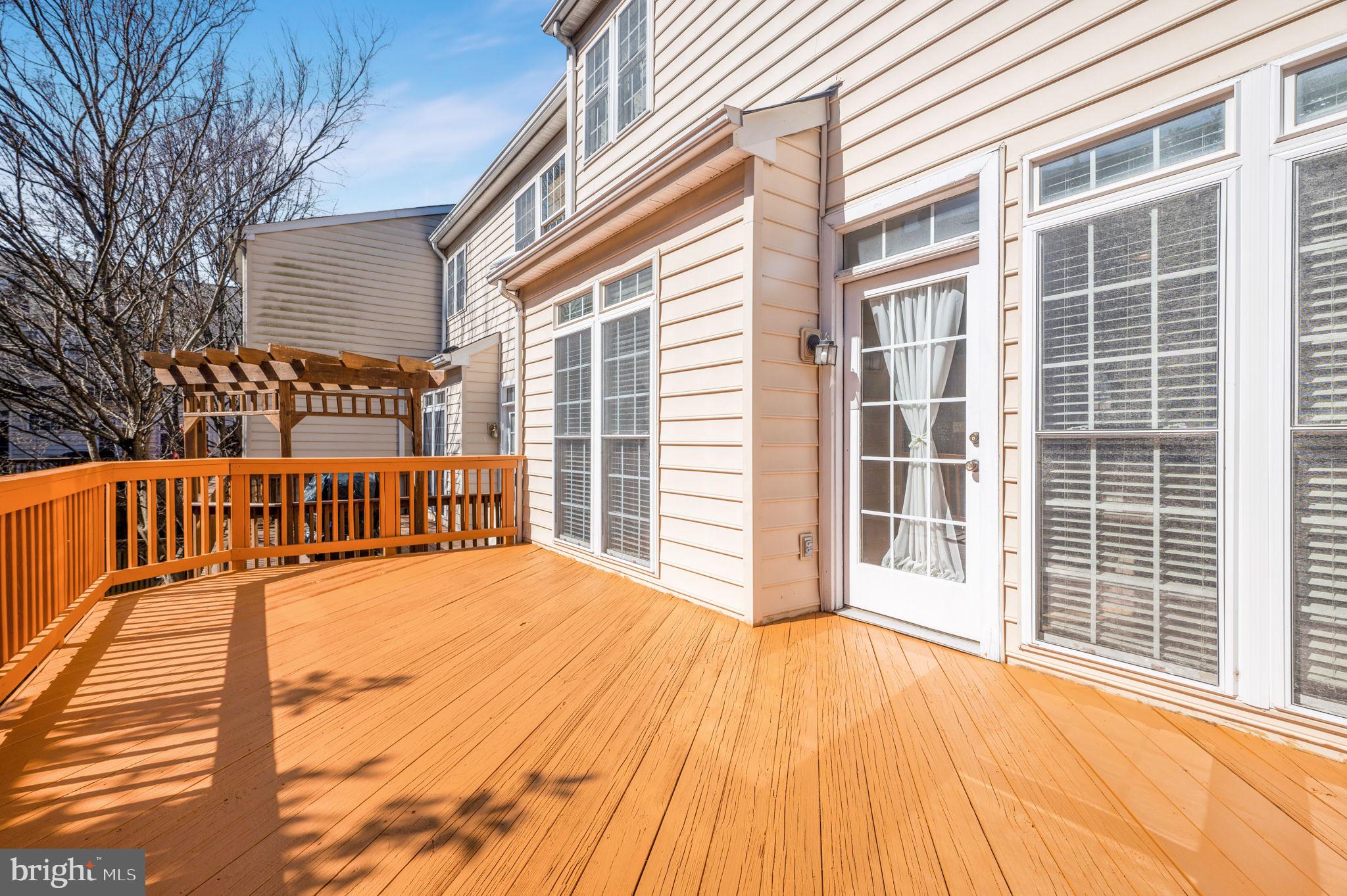 FAIRFAX CENTER LANDBAY - Residential