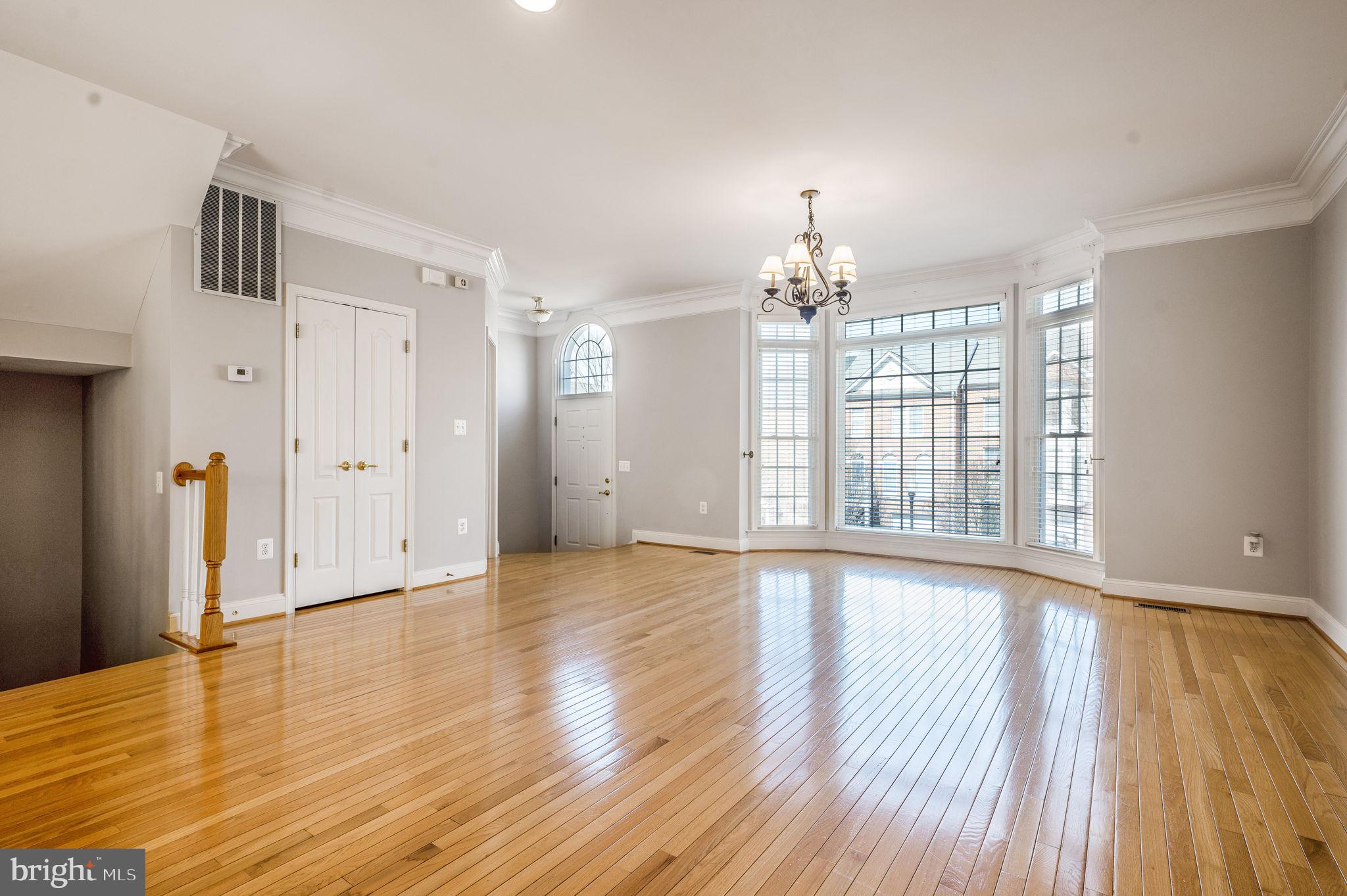 FAIRFAX CENTER LANDBAY - Residential