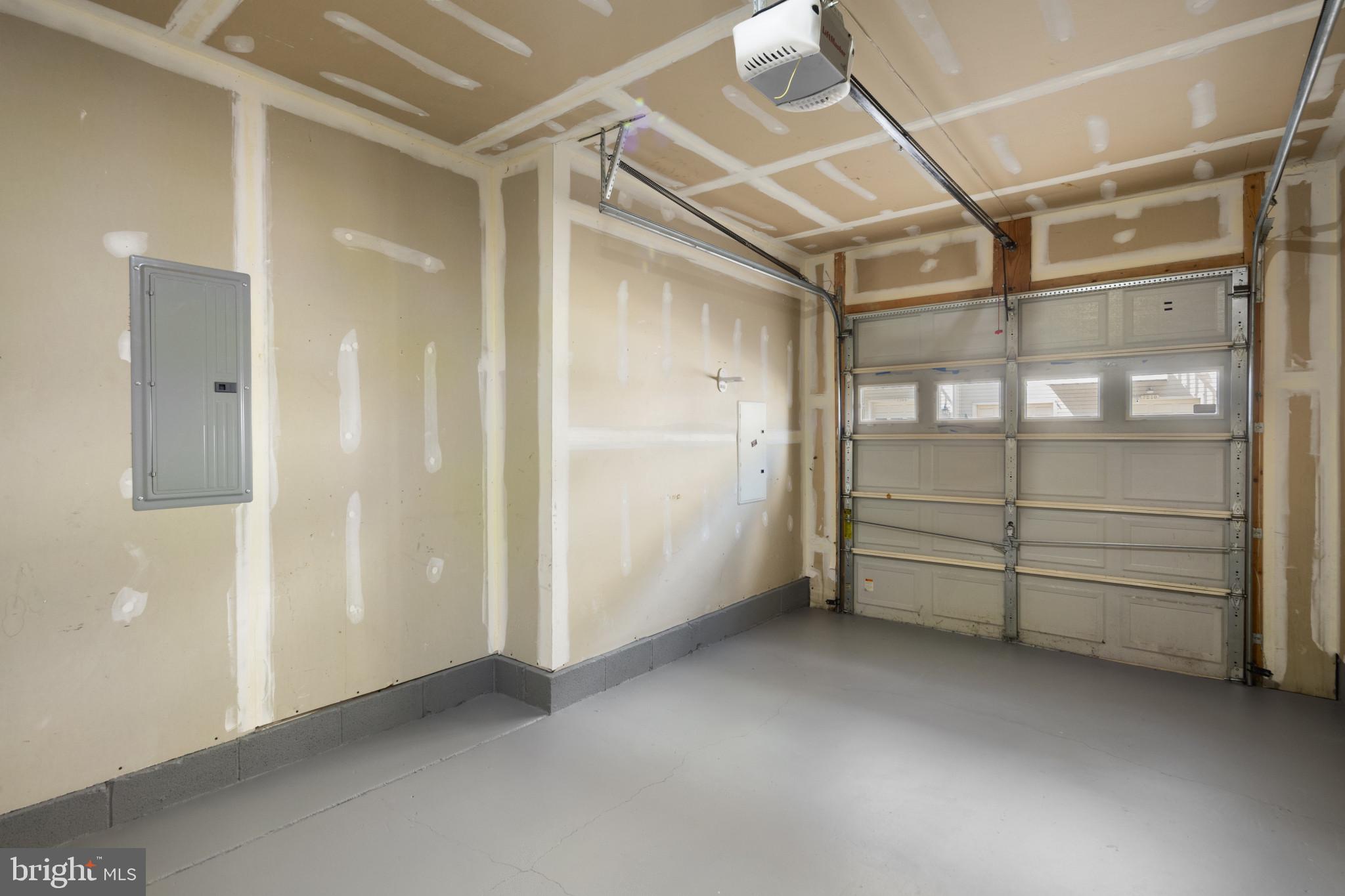 ELKRIDGE CROSSING - Residential