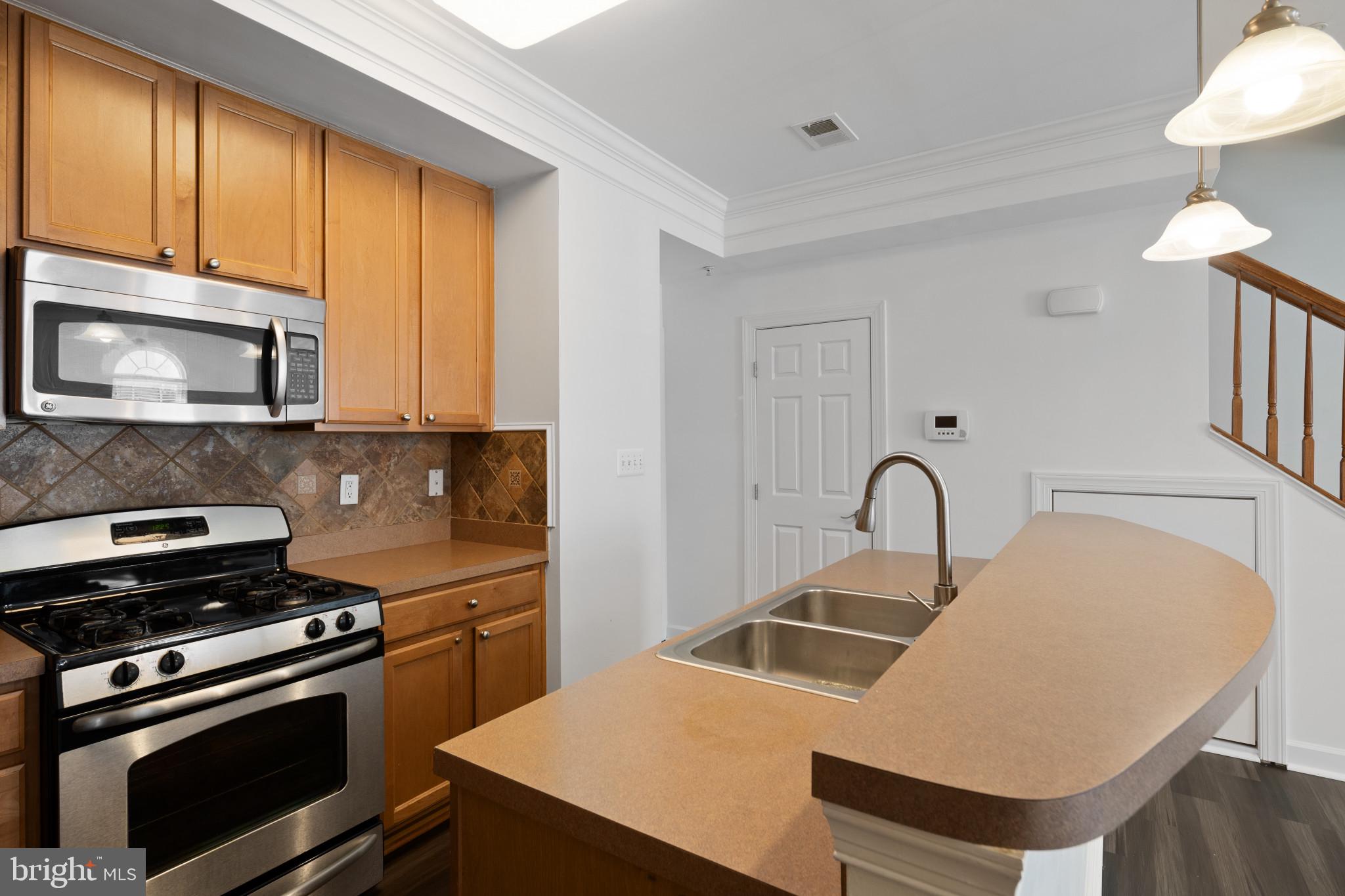 ELKRIDGE CROSSING - Residential