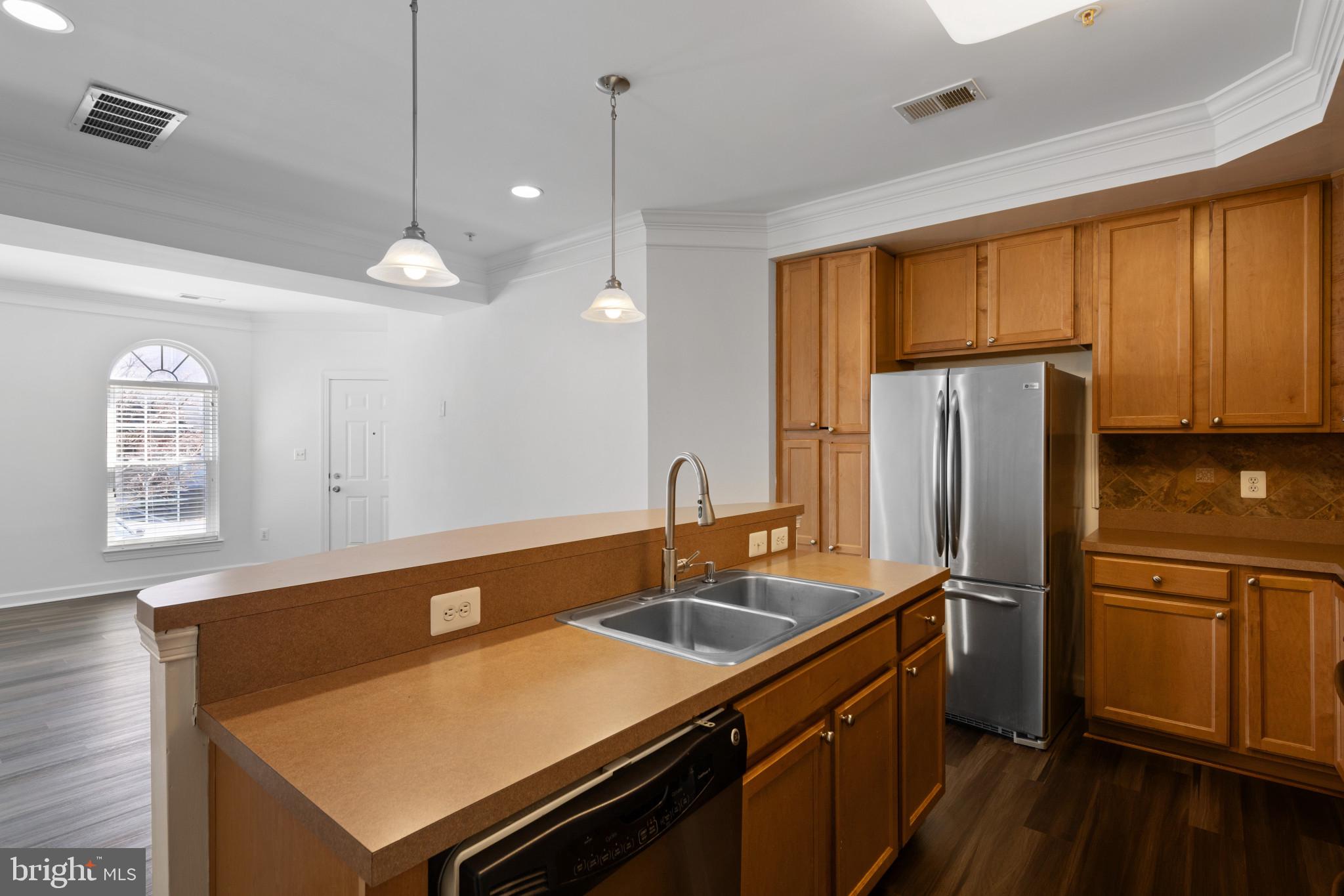 ELKRIDGE CROSSING - Residential