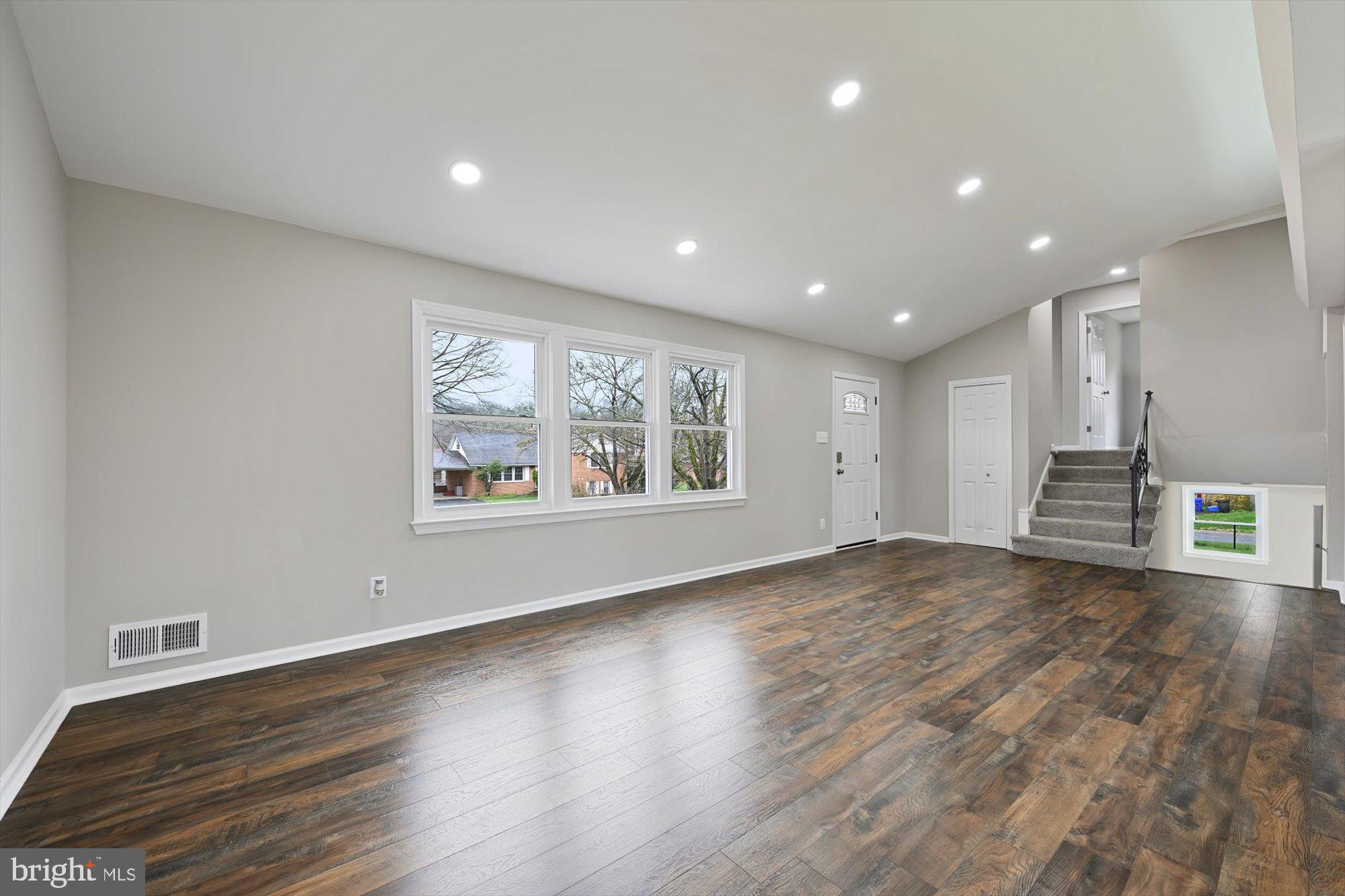 NORTHWEST BRANCH ESTATES - Residential