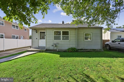 704 W Evesham Rd – Investment Home