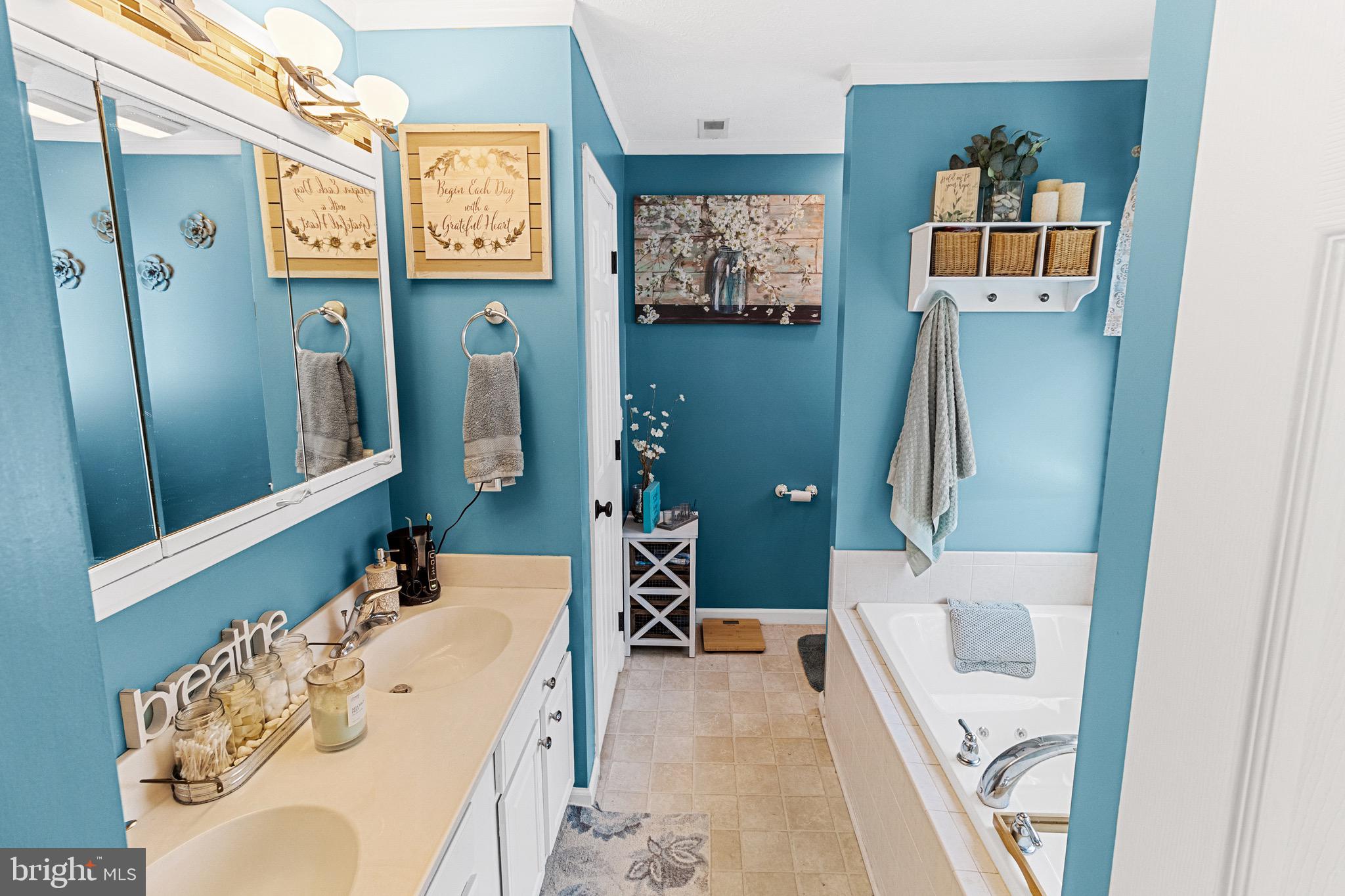 CRESTFIELD - Residential