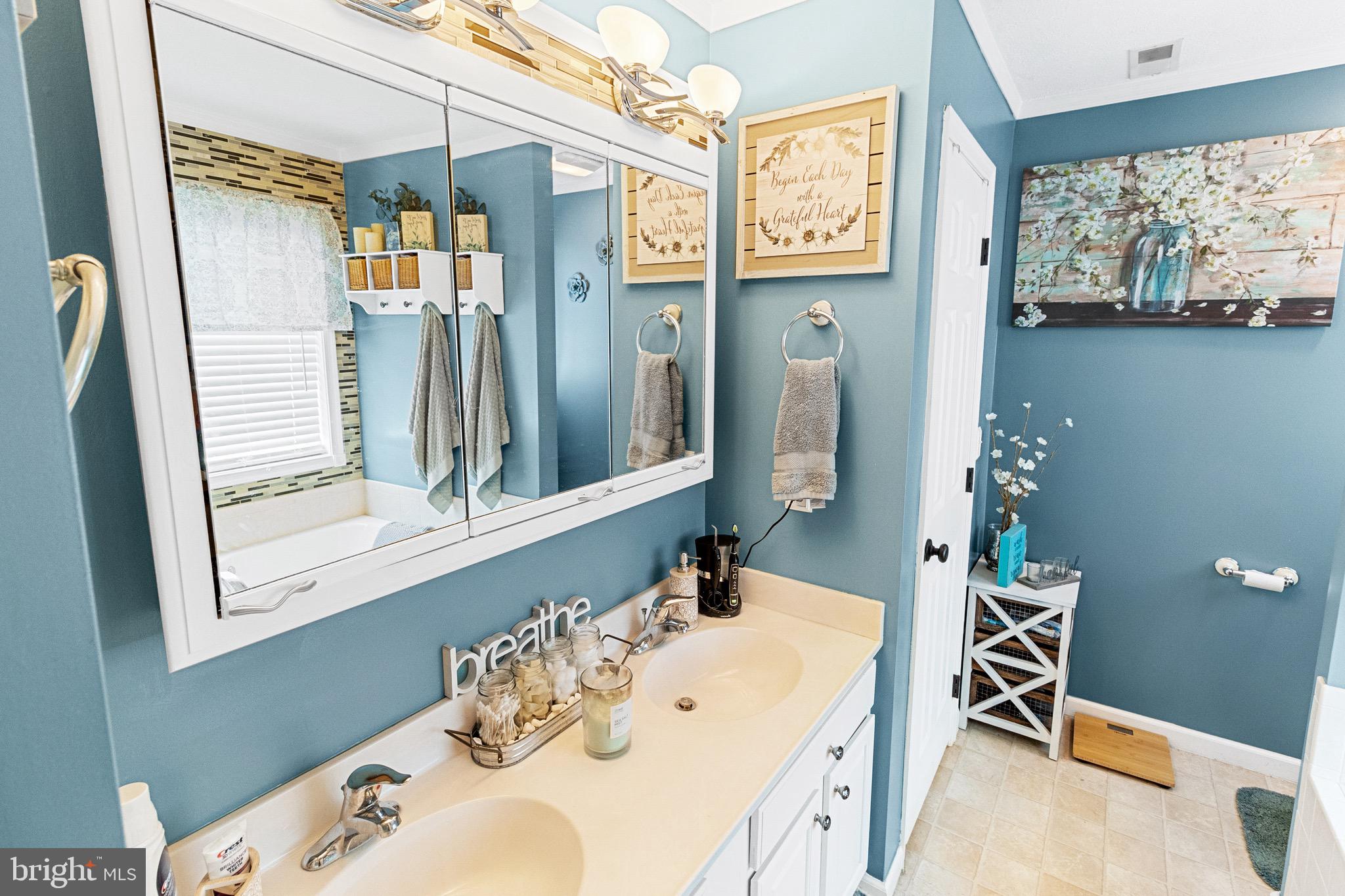 CRESTFIELD - Residential