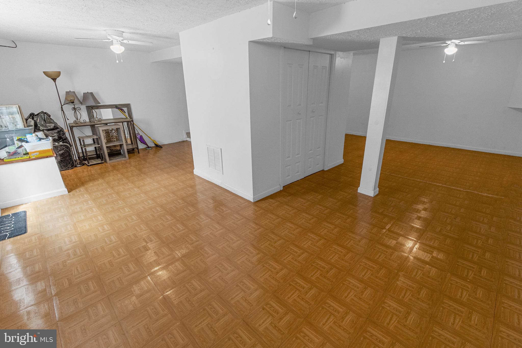 CRESTFIELD - Residential