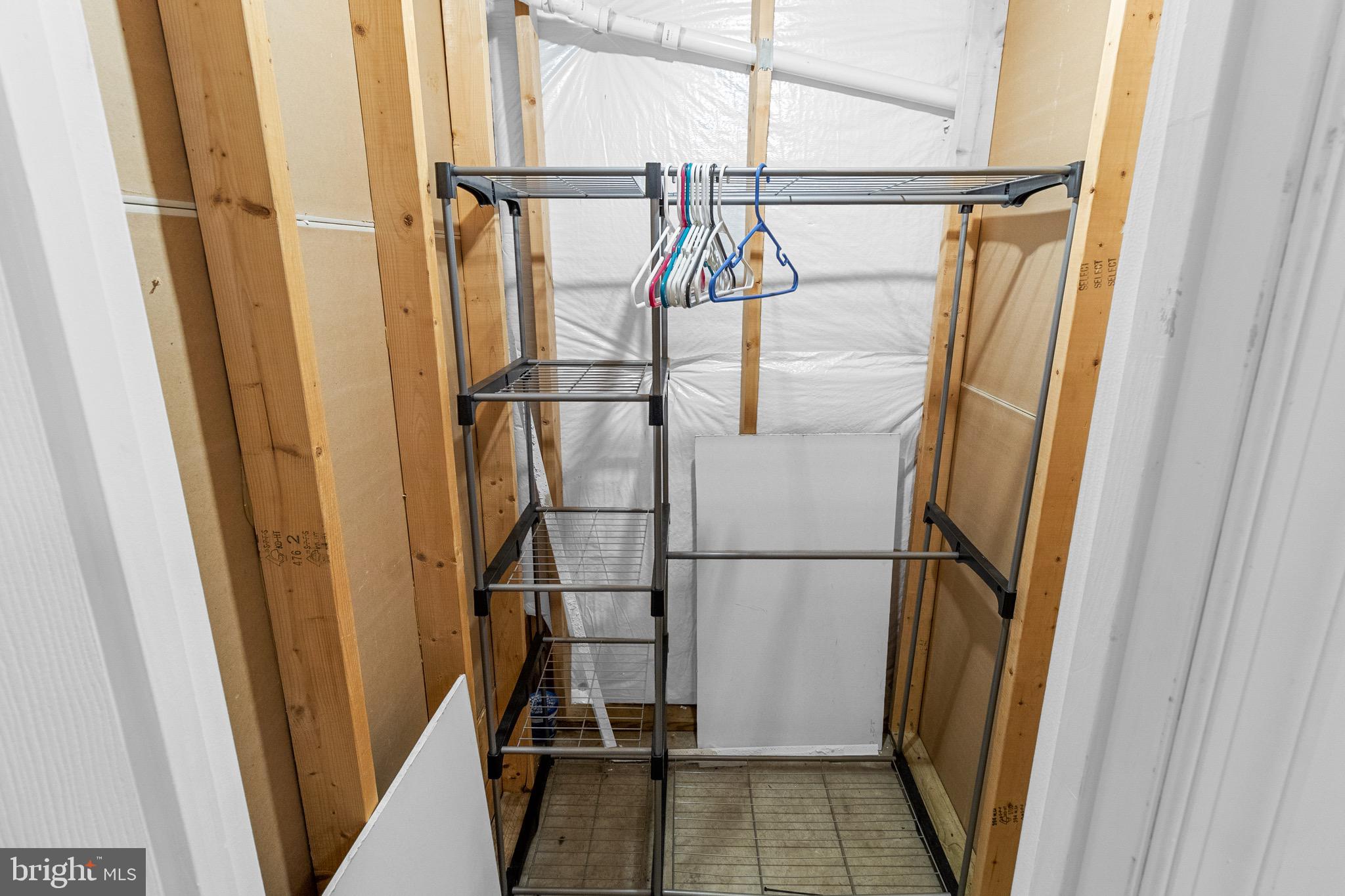 CRESTFIELD - Residential