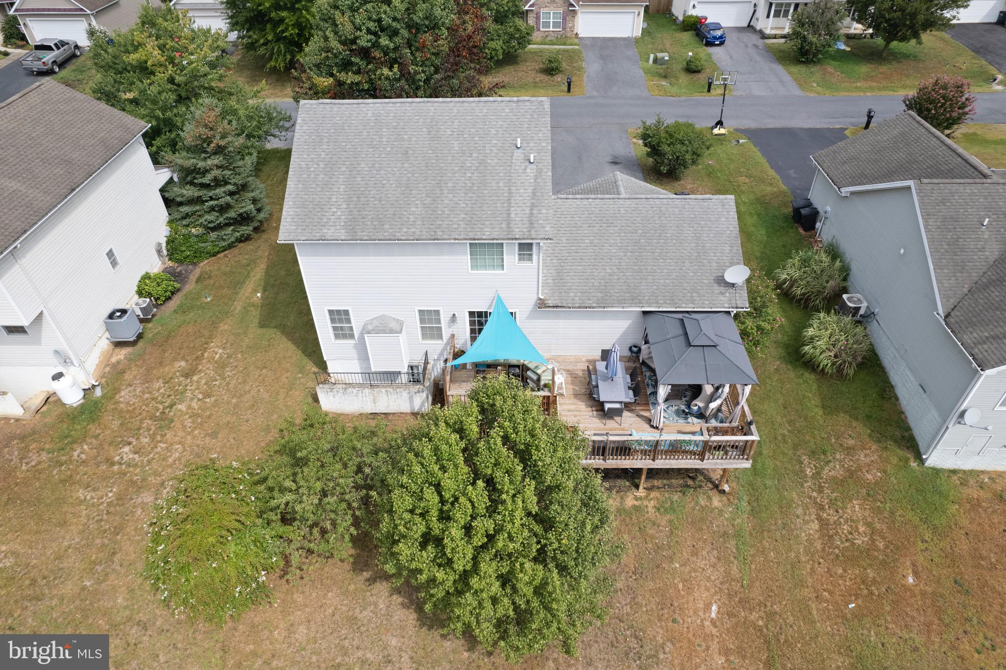 CRESTFIELD - Residential