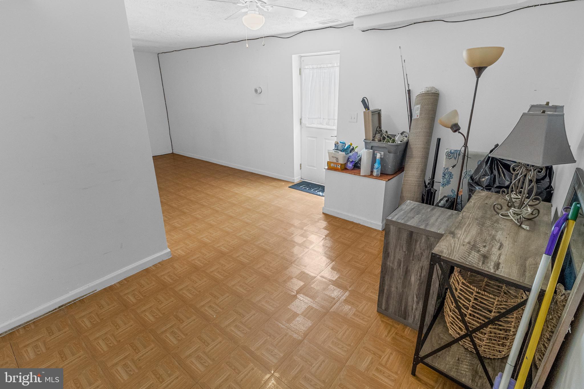 CRESTFIELD - Residential