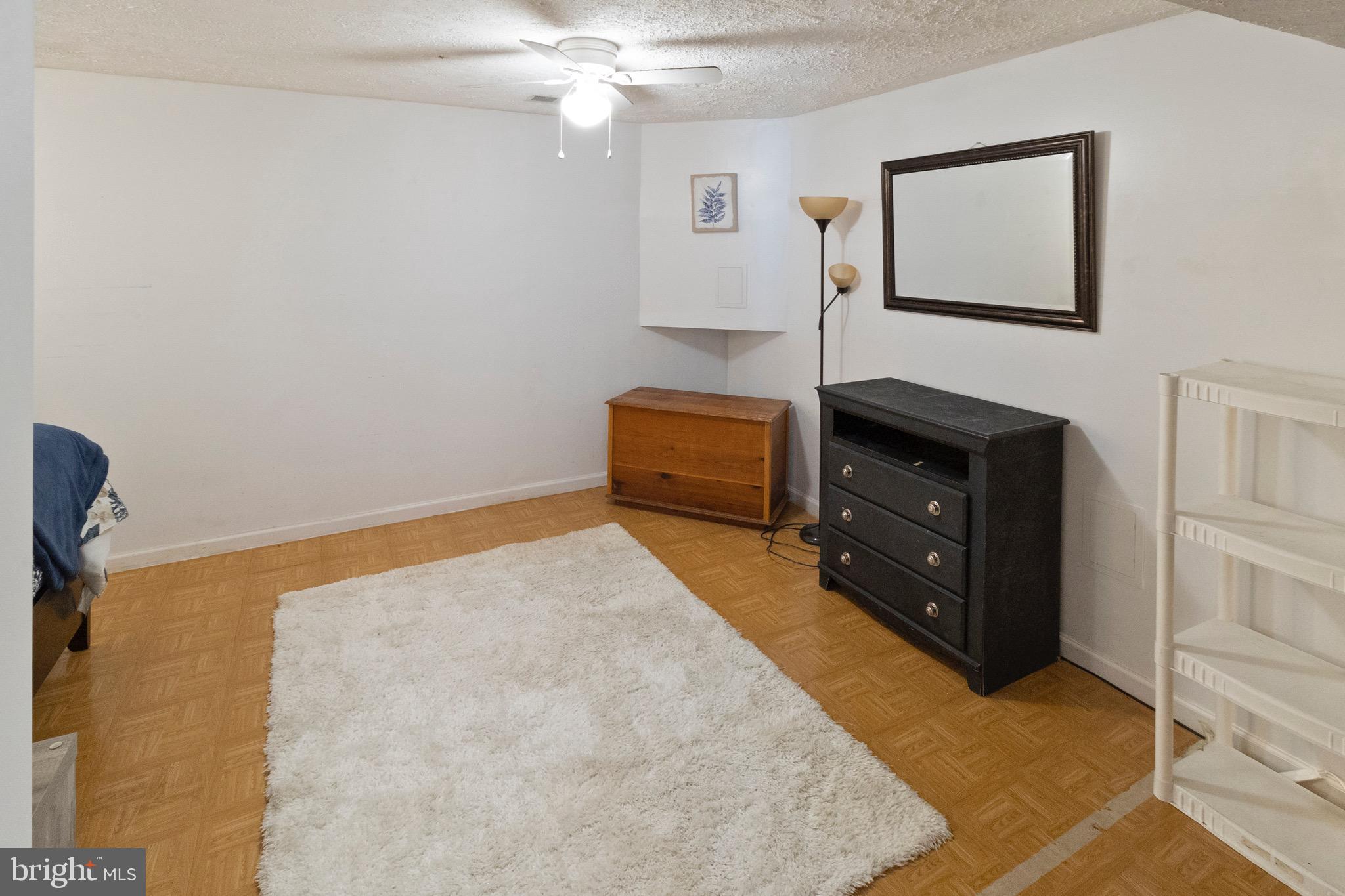 CRESTFIELD - Residential