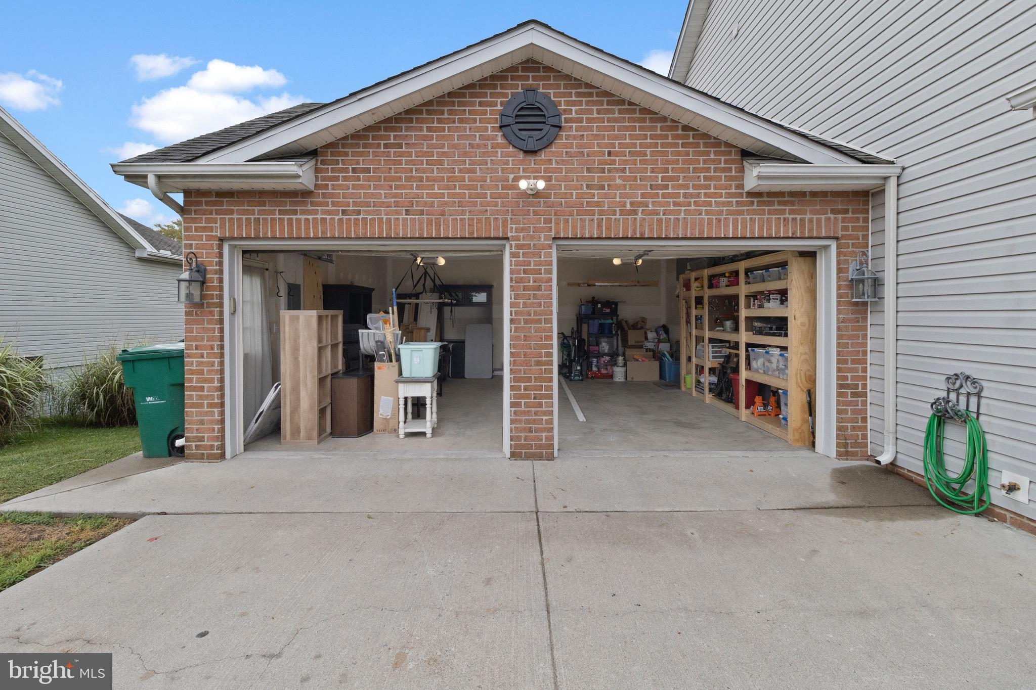 CRESTFIELD - Residential