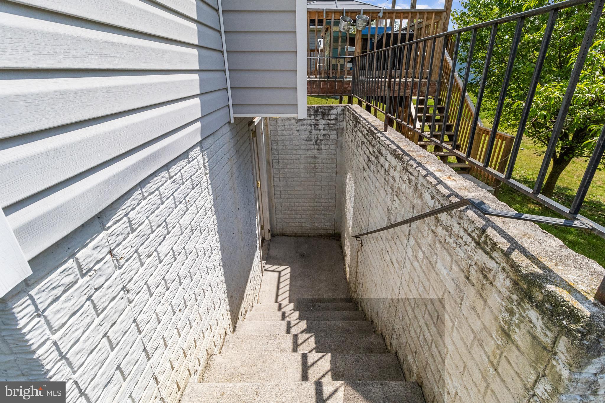 CRESTFIELD - Residential