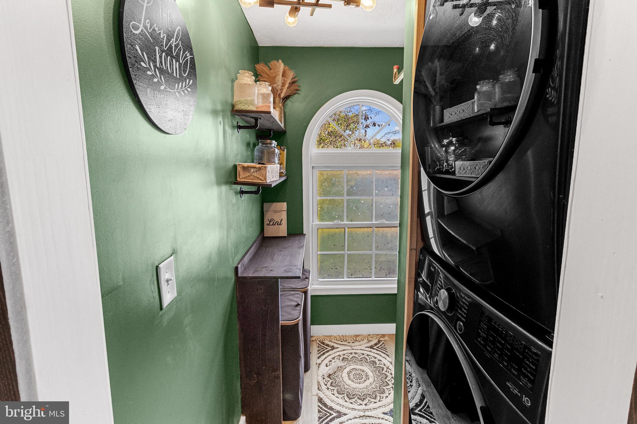 CRESTFIELD - Residential