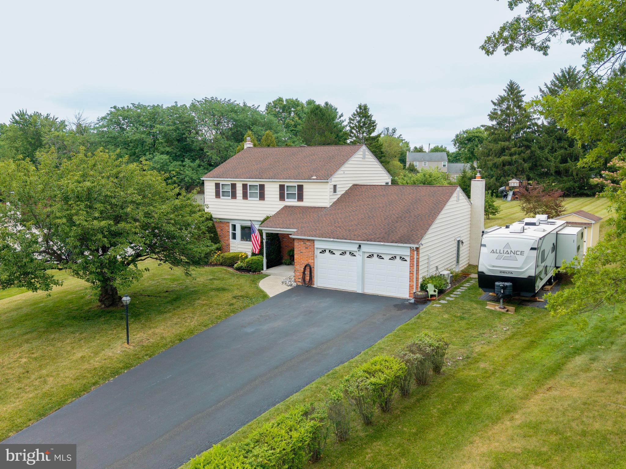 284 MANOR ROAD