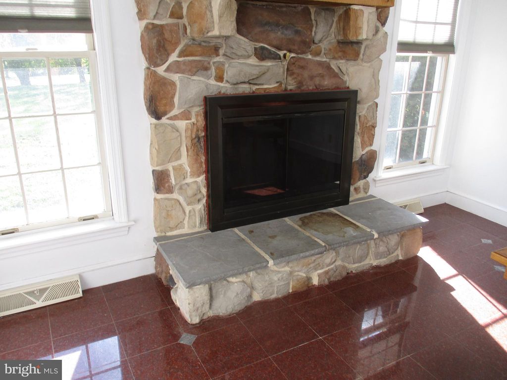 Photo of 1007 Shadowstone Drive, Lancaster, PA 17603 (MLS # PALA2043342)