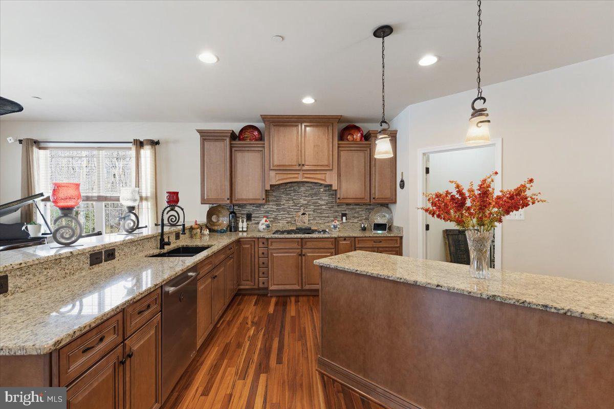 6314 NAYLORS RESERVE COURT