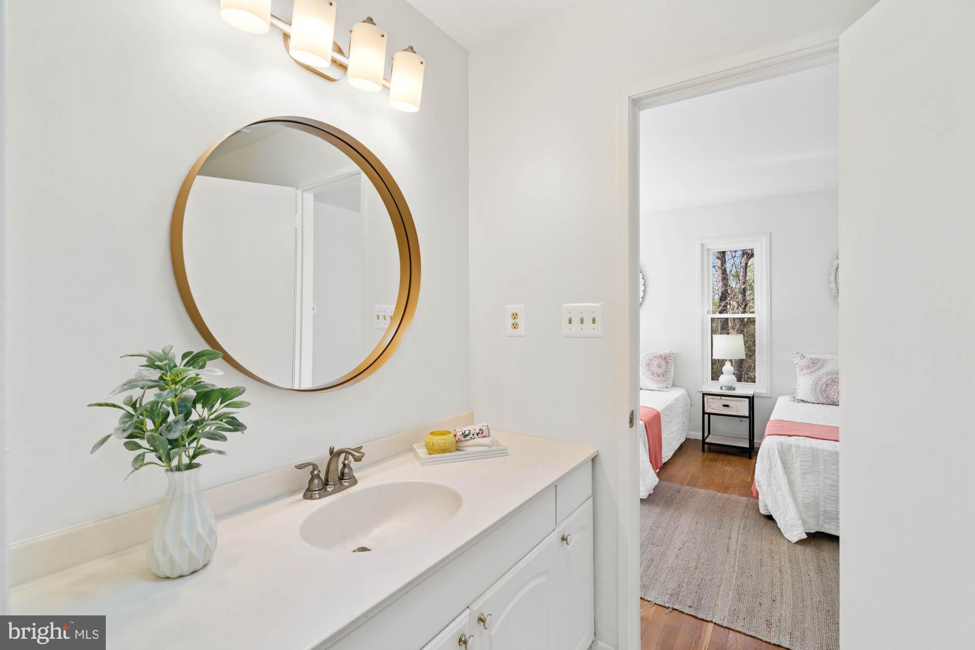 SADDLE RIDGE - Residential