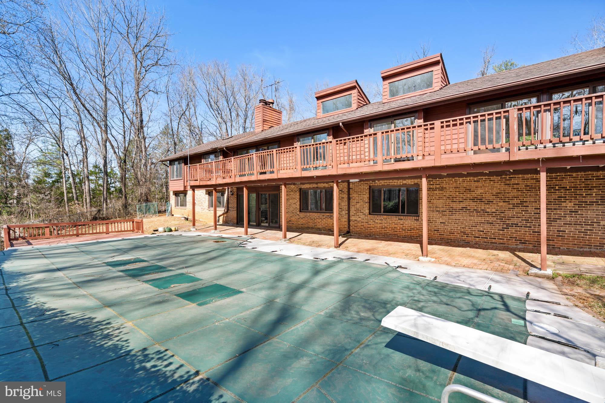 SADDLE RIDGE - Residential