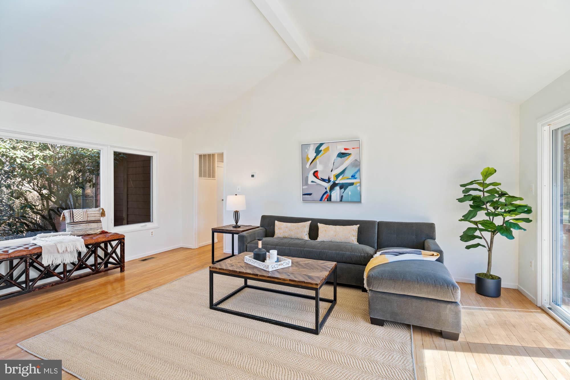 SADDLE RIDGE - Residential