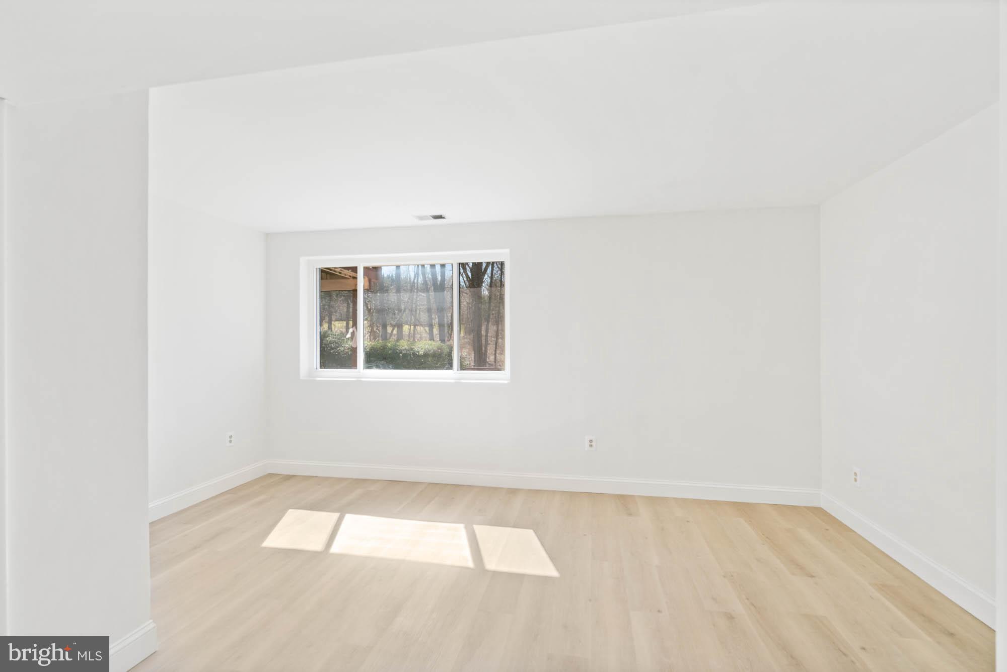 SADDLE RIDGE - Residential