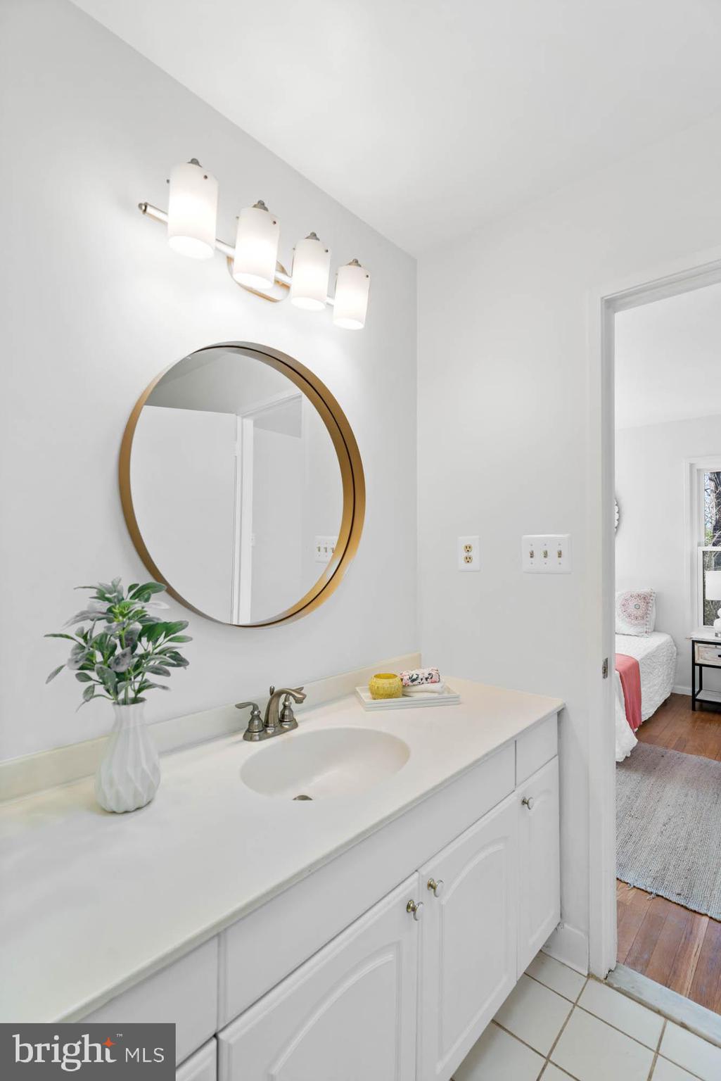 SADDLE RIDGE - Residential