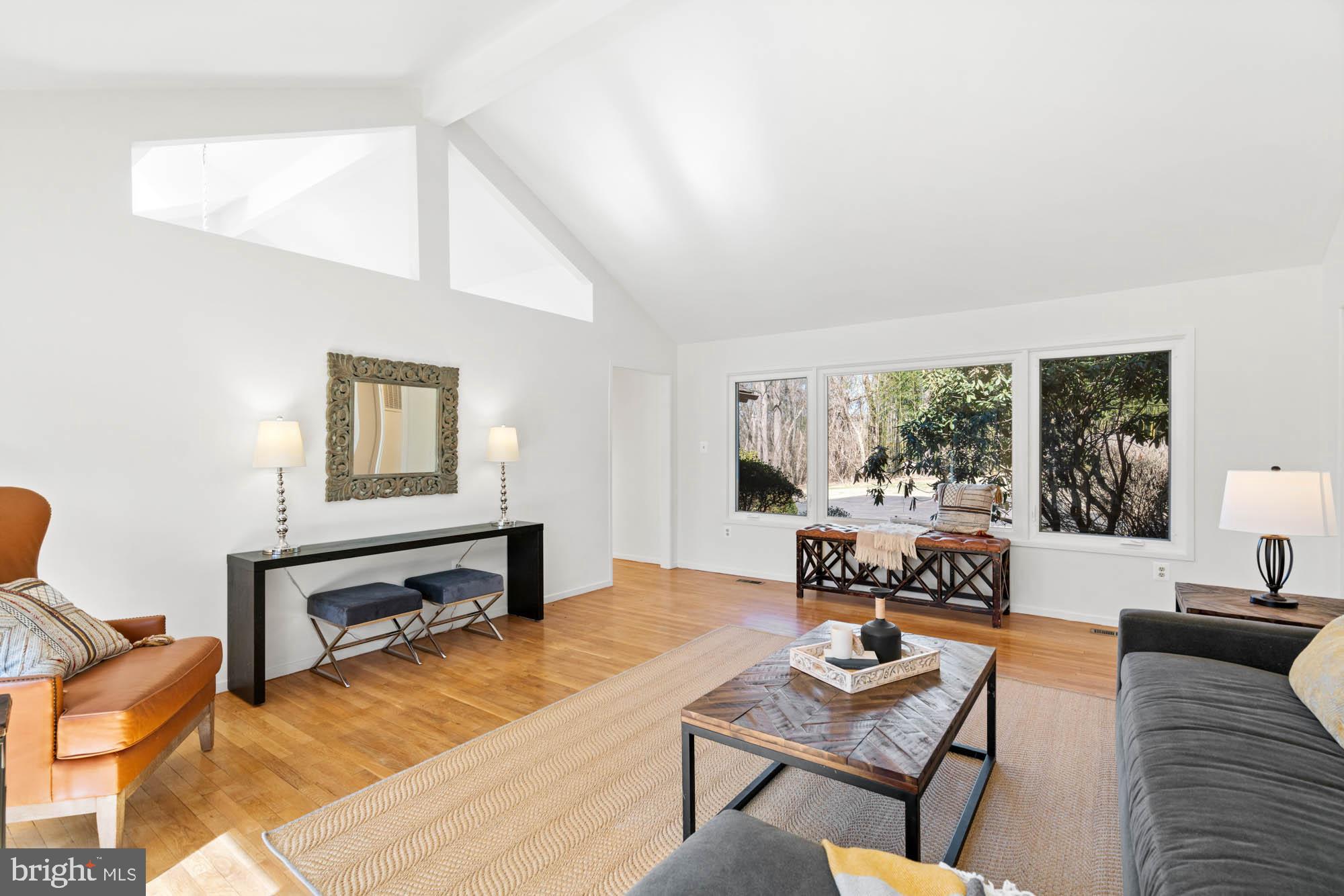 SADDLE RIDGE - Residential