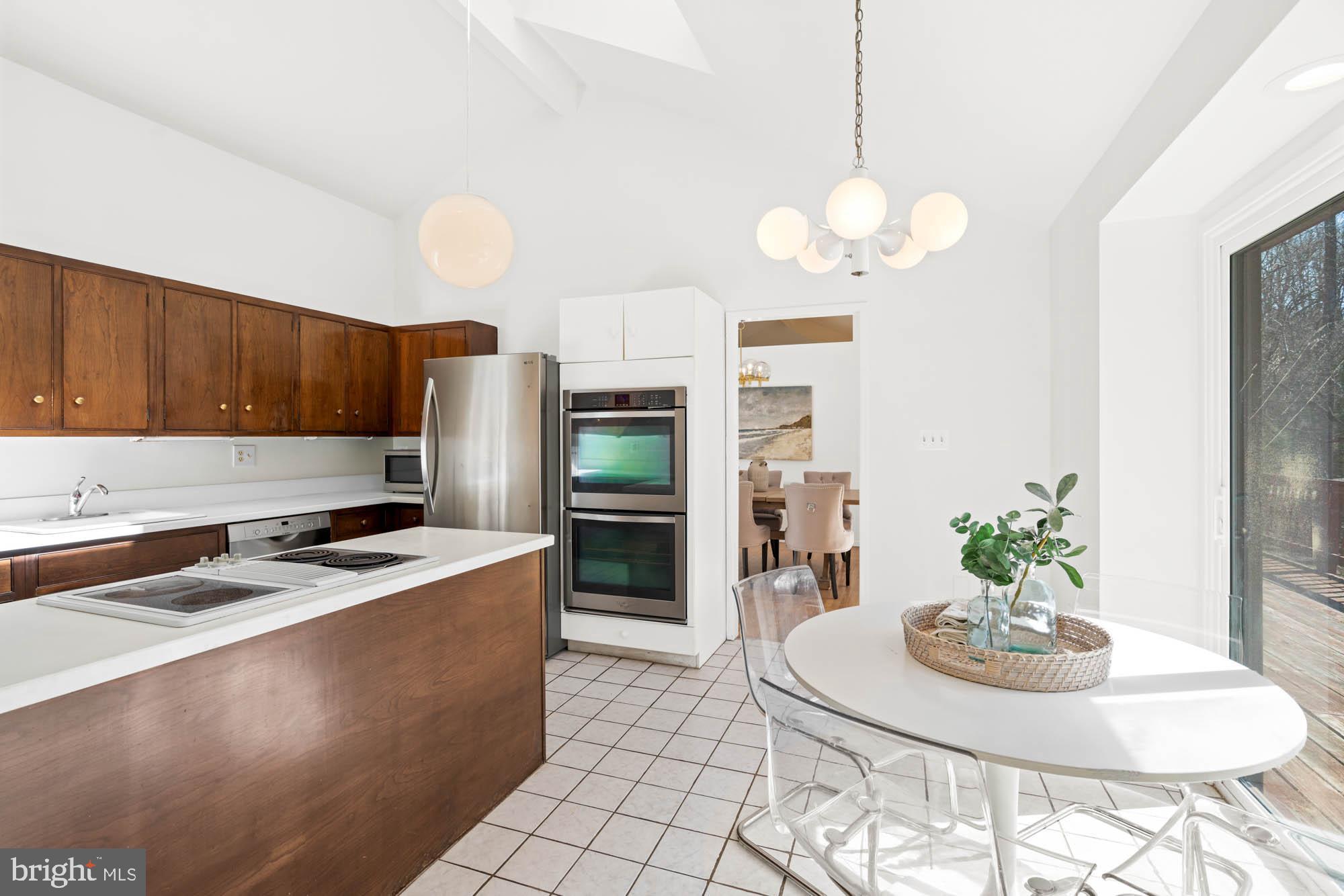 SADDLE RIDGE - Residential