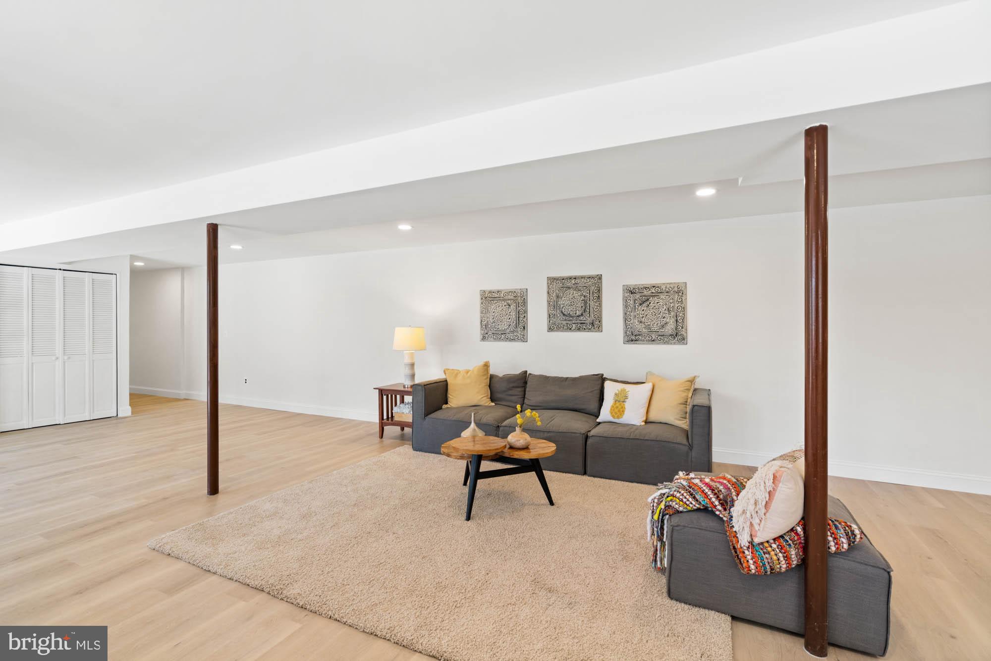 SADDLE RIDGE - Residential