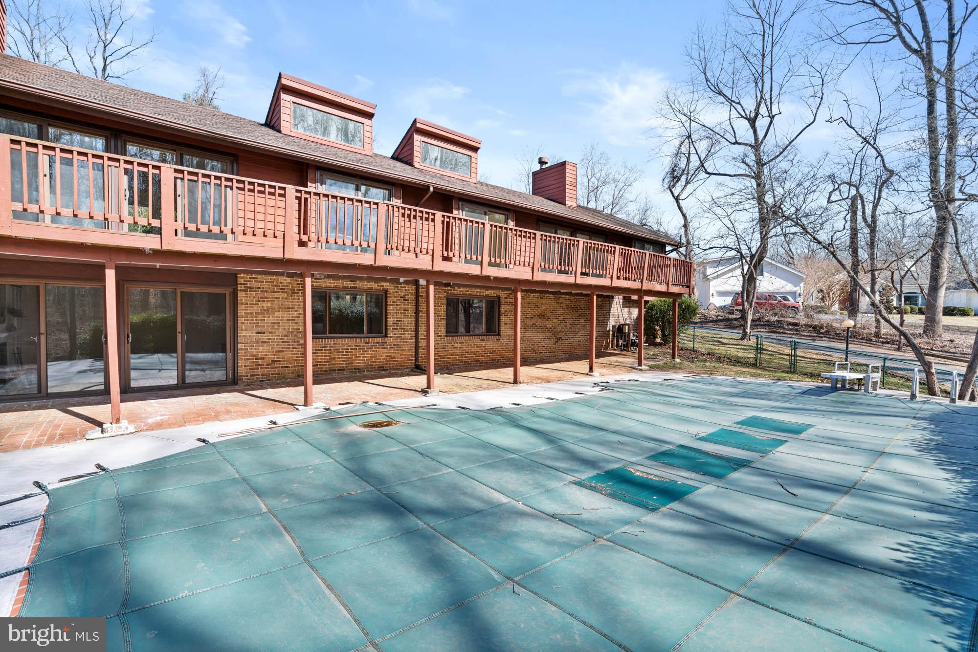 SADDLE RIDGE - Residential