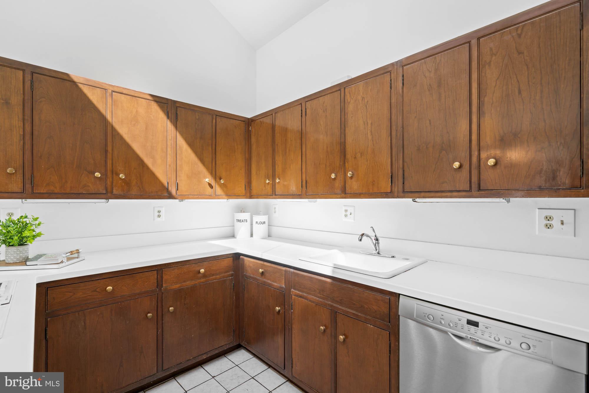 SADDLE RIDGE - Residential