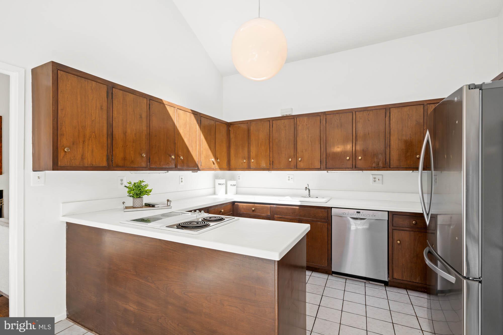 SADDLE RIDGE - Residential