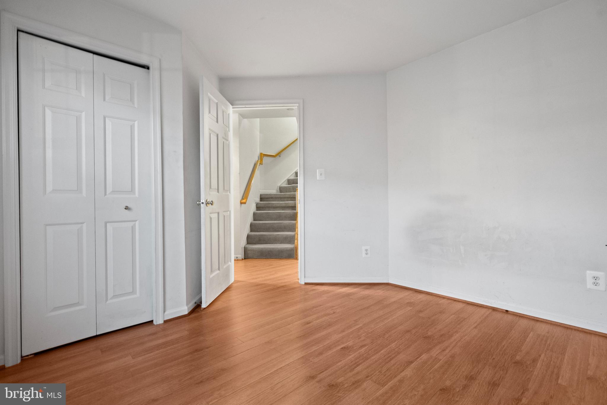 WELLESLEY - Residential