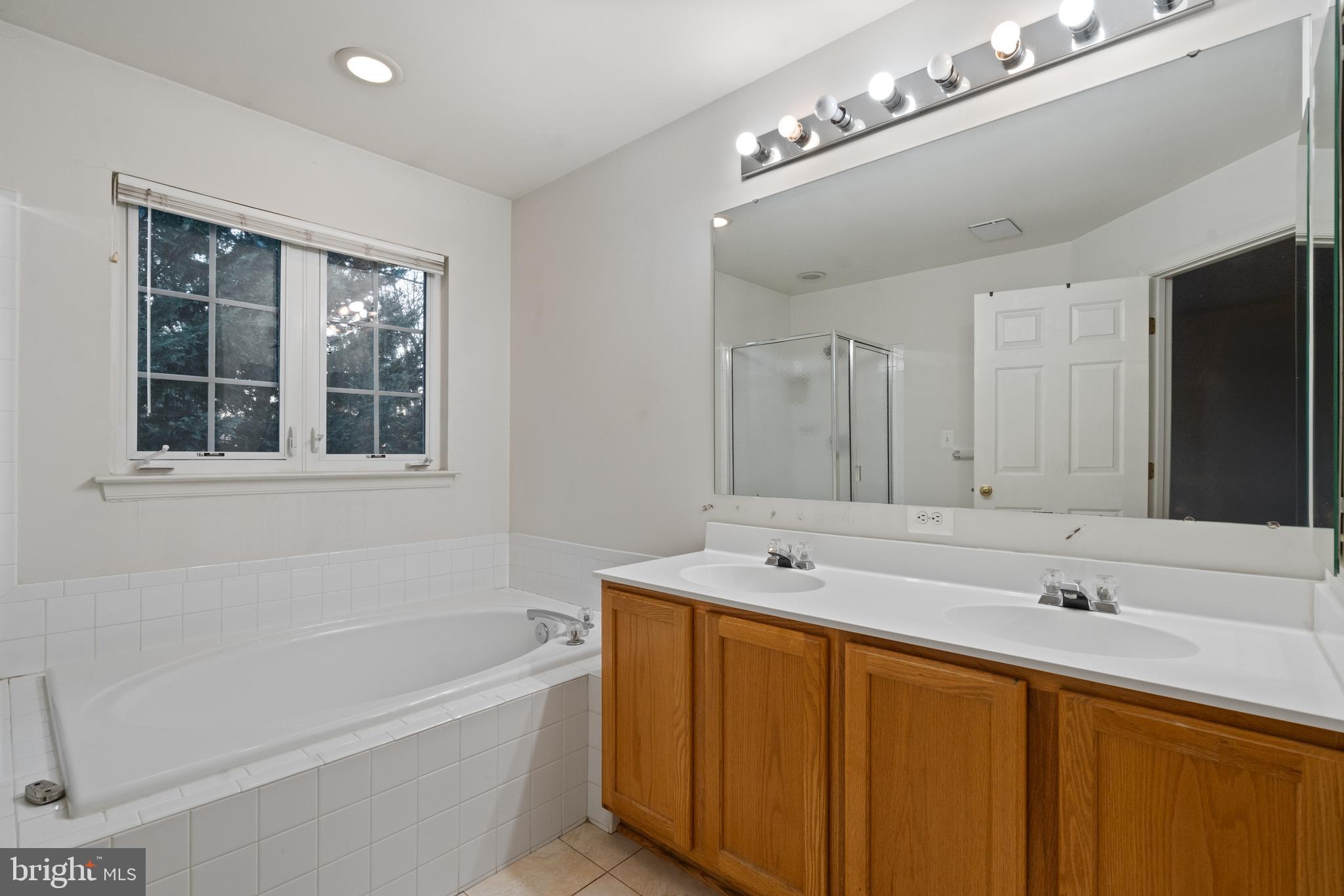 WELLESLEY - Residential