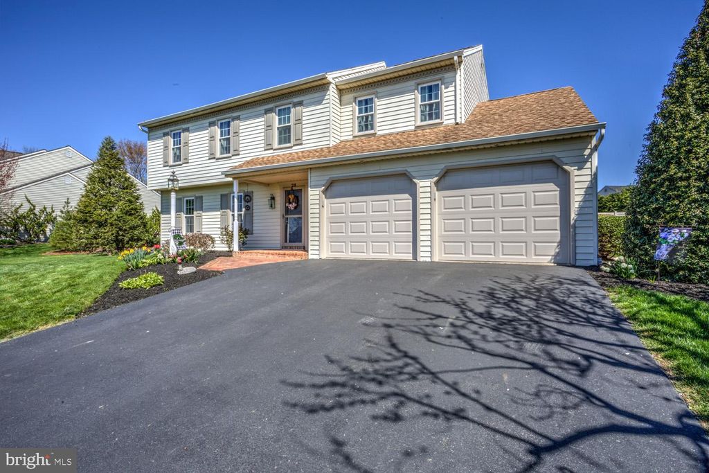 Photo of 75 ROSEWOOD DR, BROWNSTOWN, PA 17508 (MLS # PALA2033368)