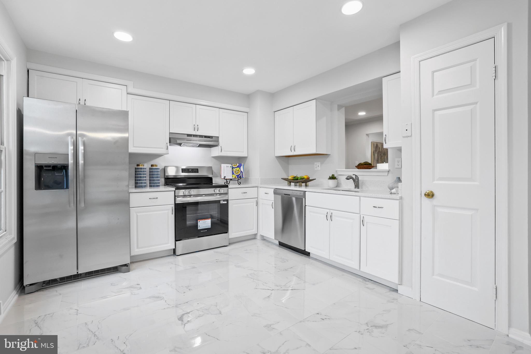 CLIFTON TOWNES - Residential