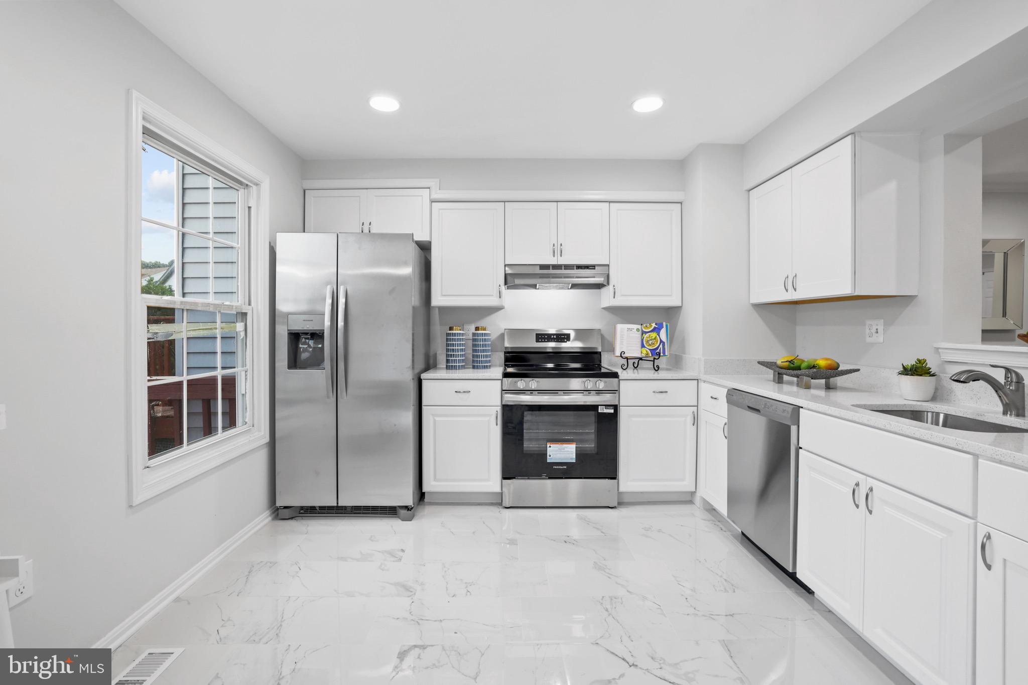 CLIFTON TOWNES - Residential