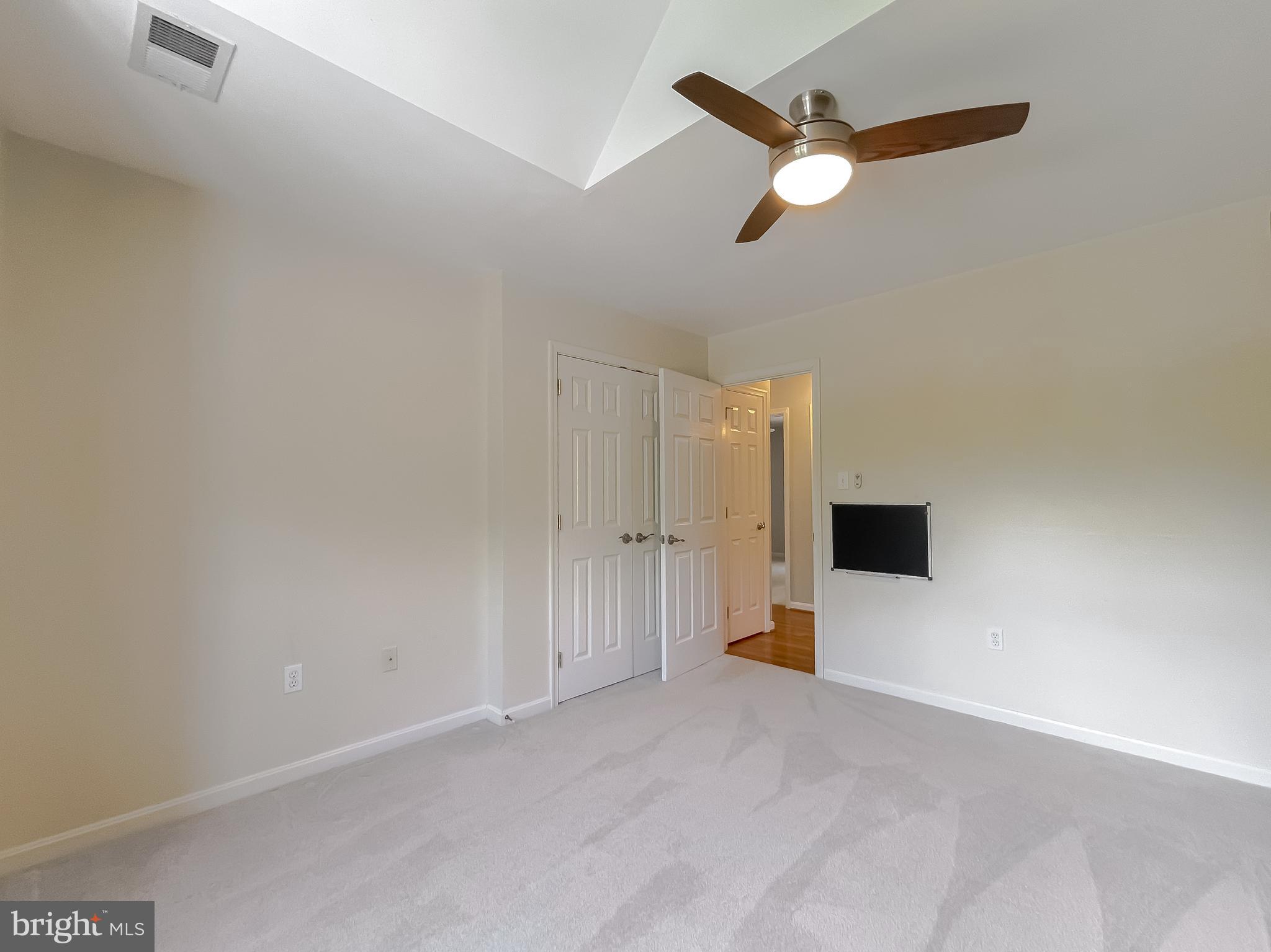 APPLE CREEK - Residential