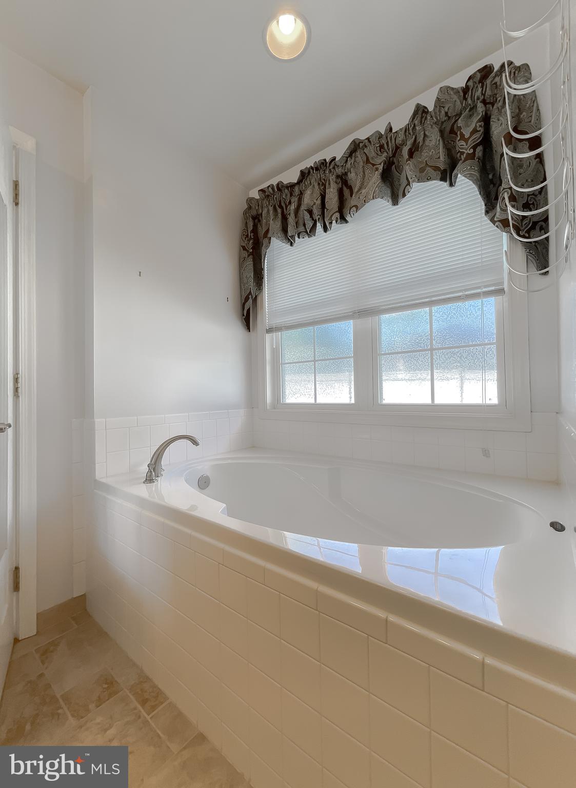 APPLE CREEK - Residential