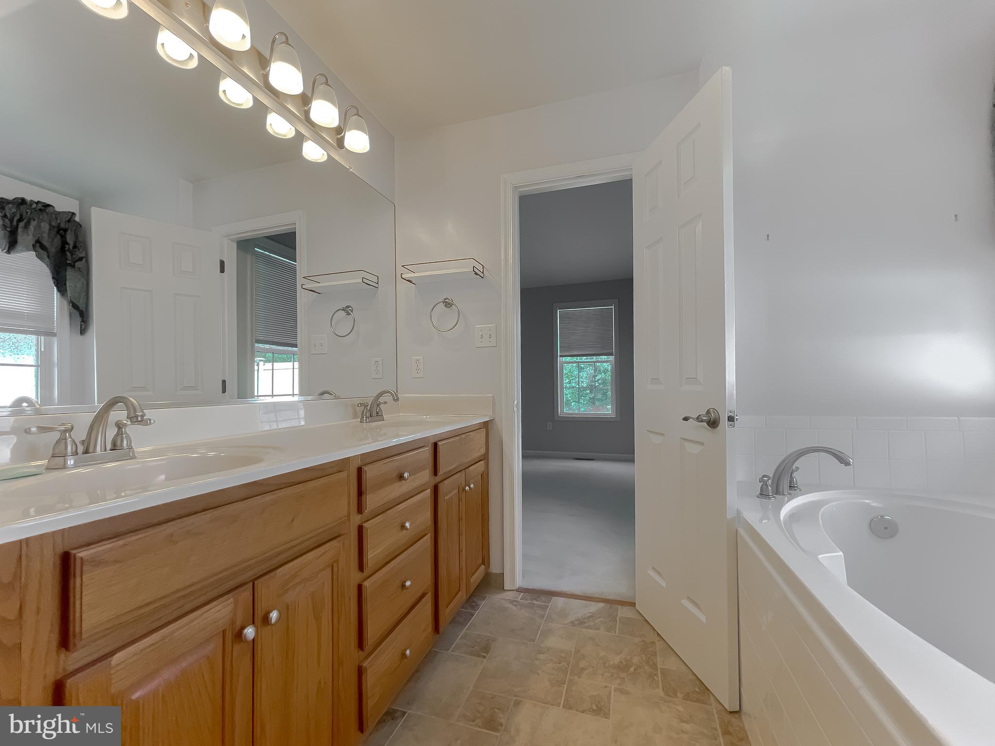 APPLE CREEK - Residential