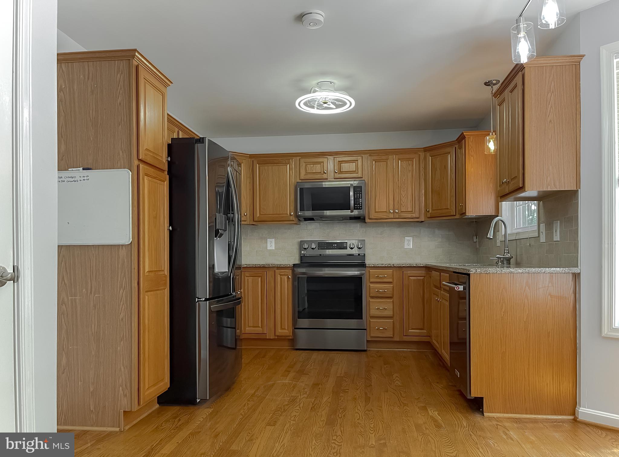 APPLE CREEK - Residential