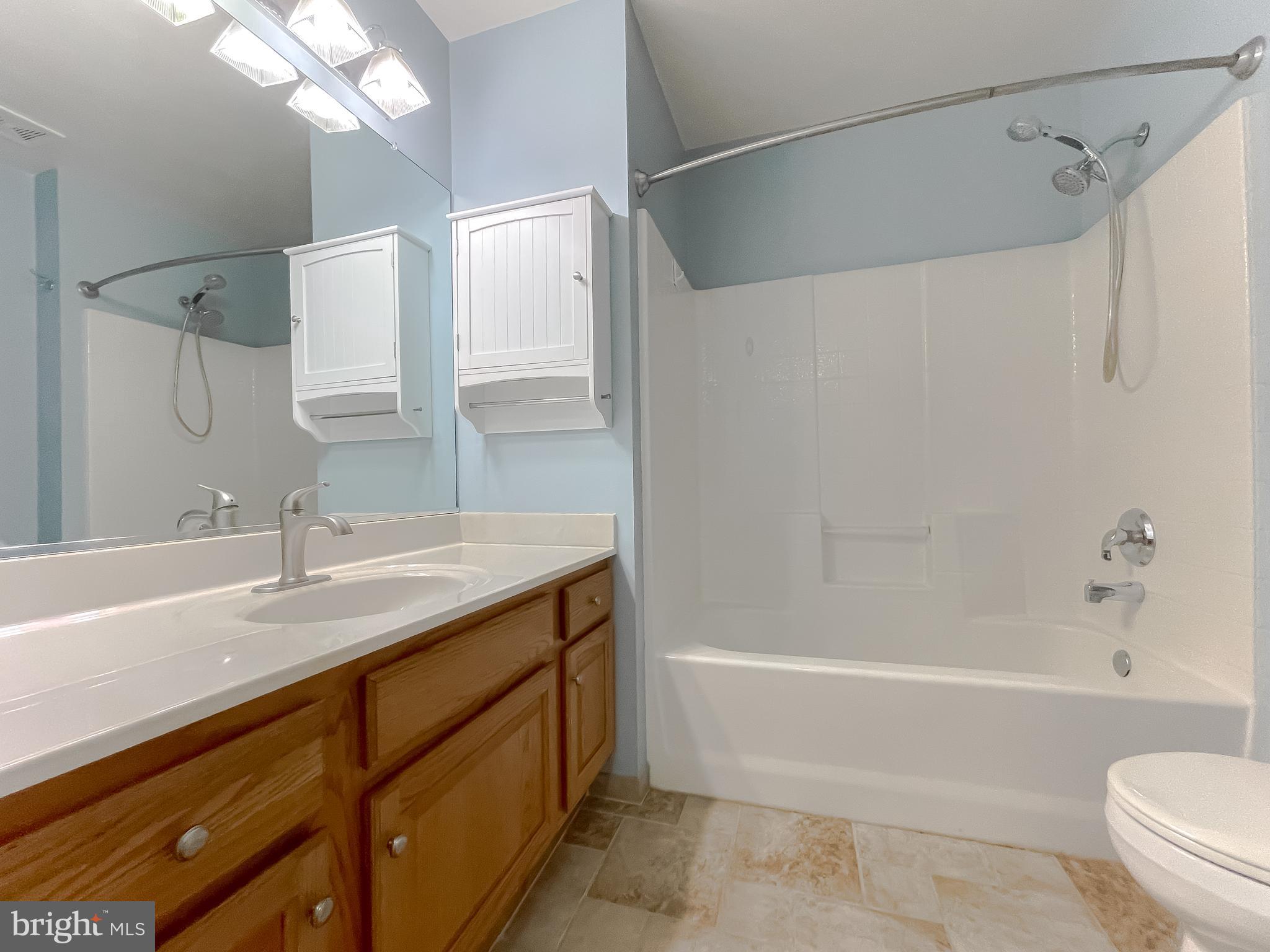 APPLE CREEK - Residential