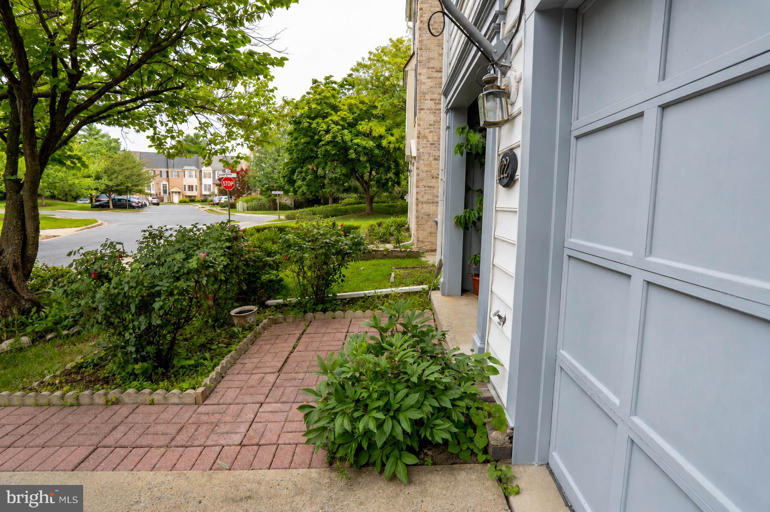 122 LONG ACRE COURT