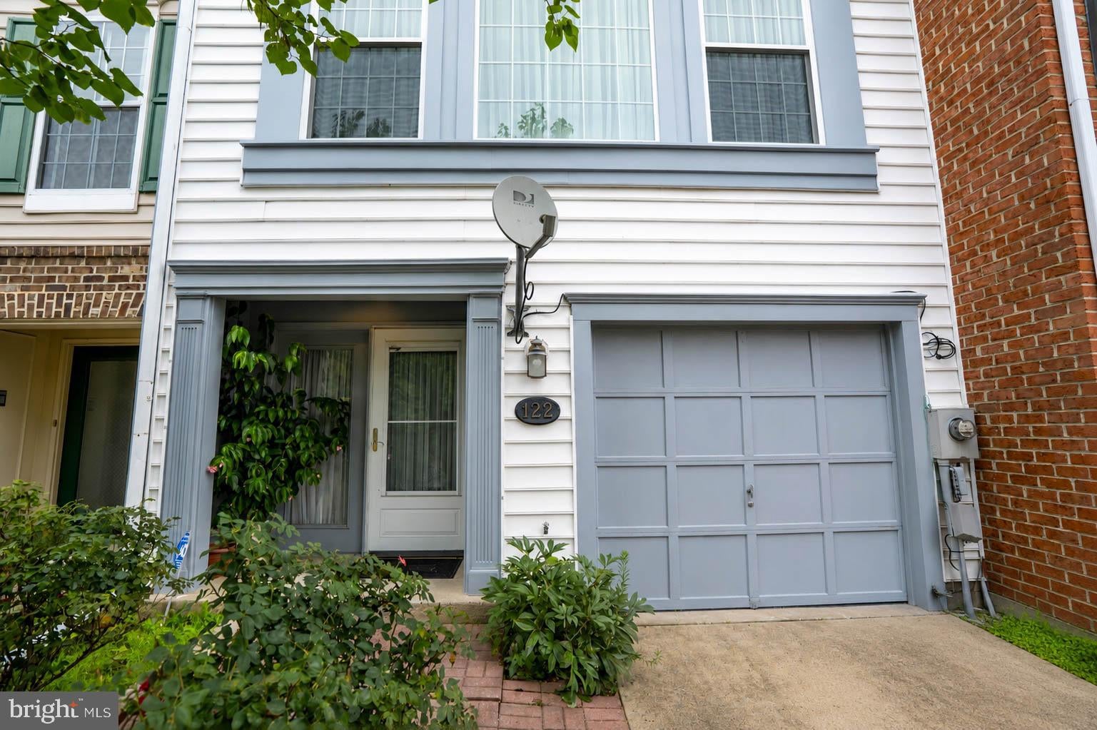 122 LONG ACRE COURT