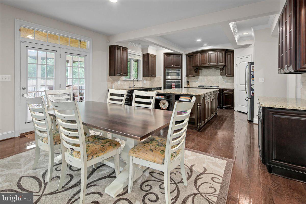 RIVERWOOD - Residential