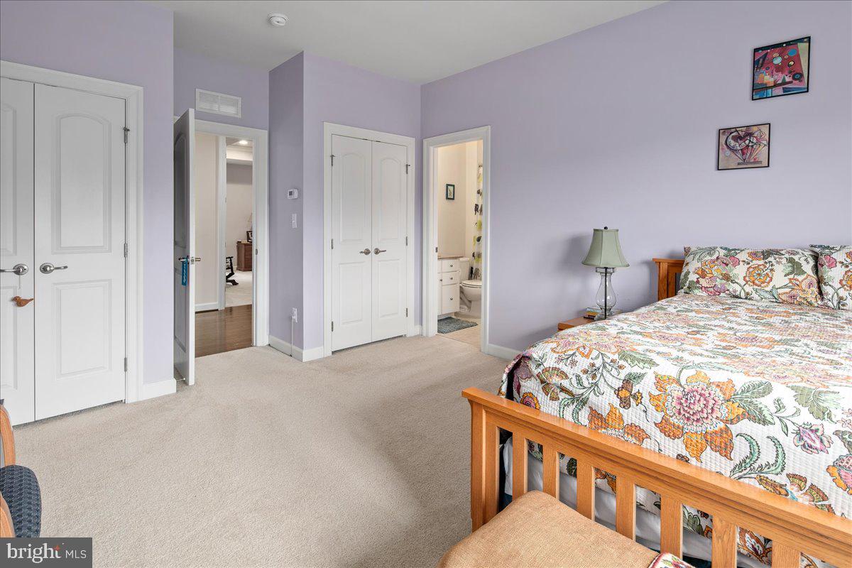 RIVERWOOD - Residential