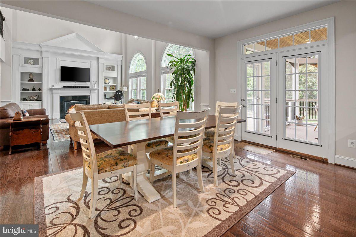 RIVERWOOD - Residential