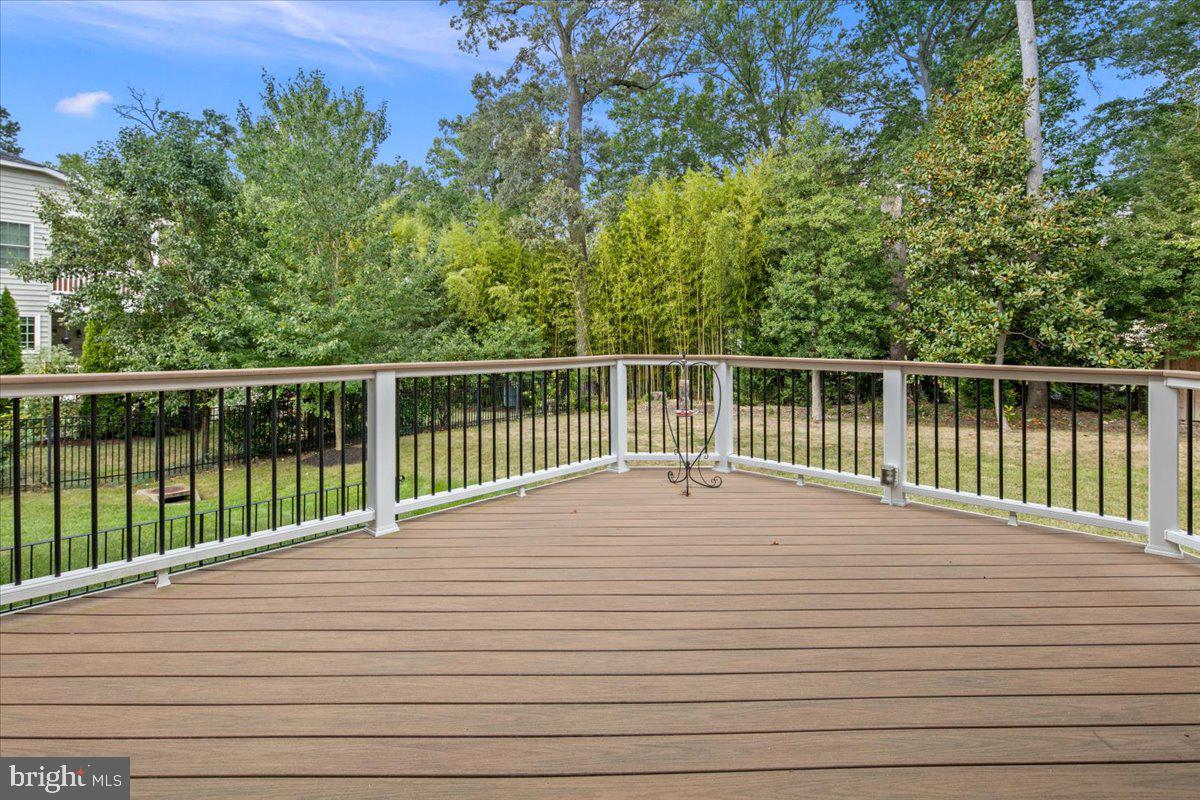 RIVERWOOD - Residential